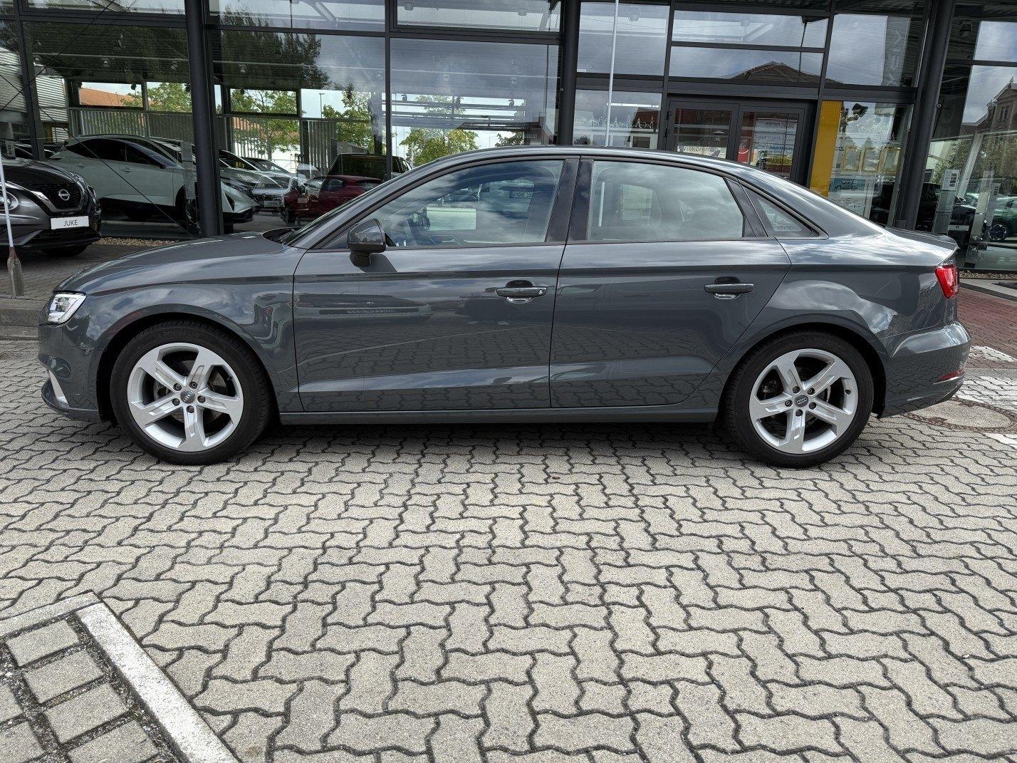 Fahrzeug-Bild 2