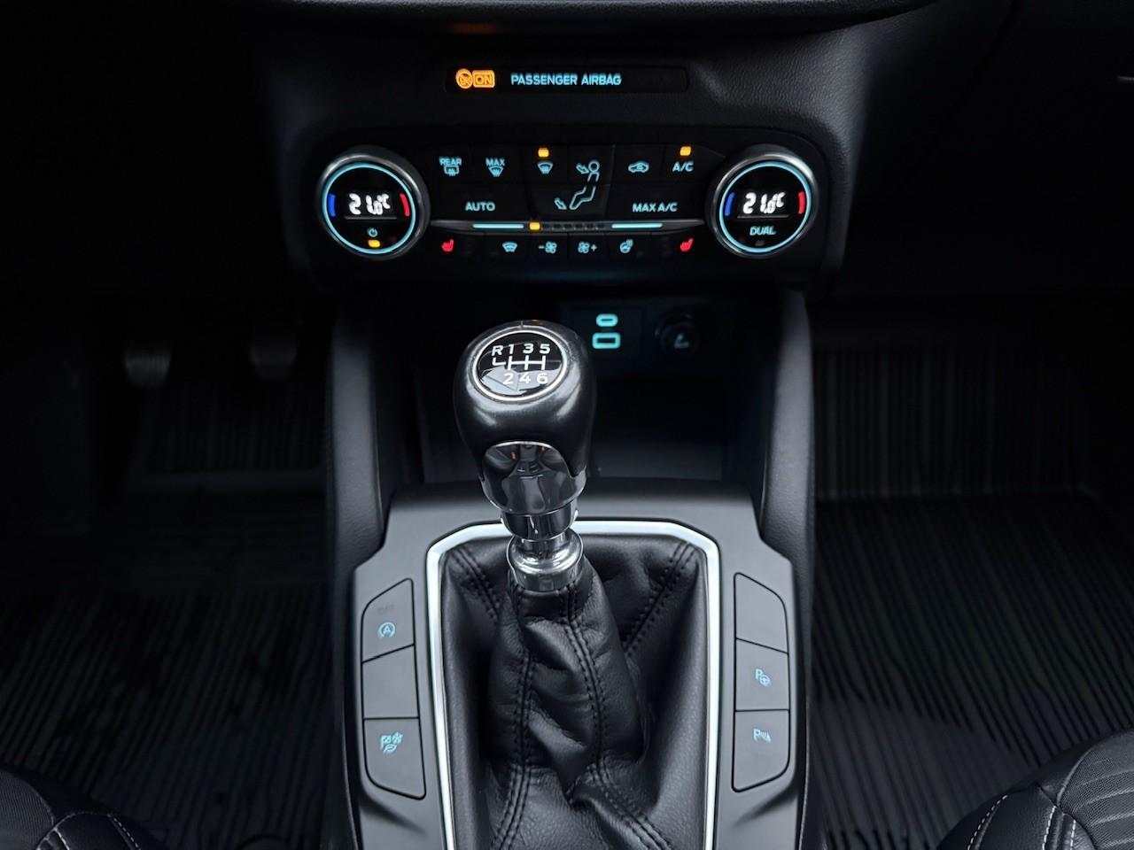 FORD Titanium X + Fahrer-Assistenz-Pkt. FORD Titanium X + Fahrer-Assistenz-Pkt.