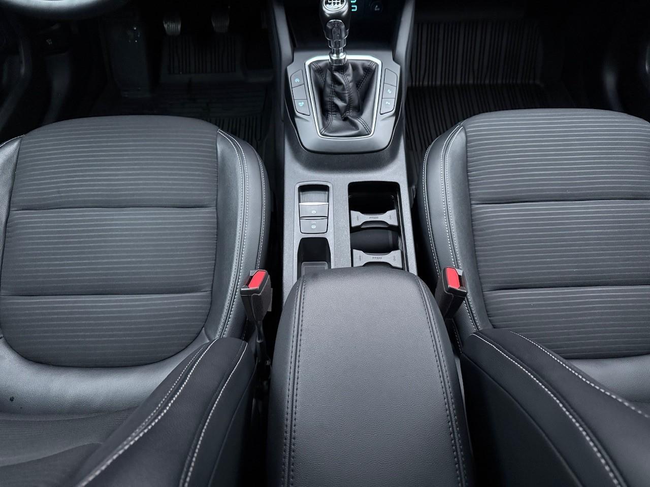 FORD Titanium X + Fahrer-Assistenz-Pkt. FORD Titanium X + Fahrer-Assistenz-Pkt.