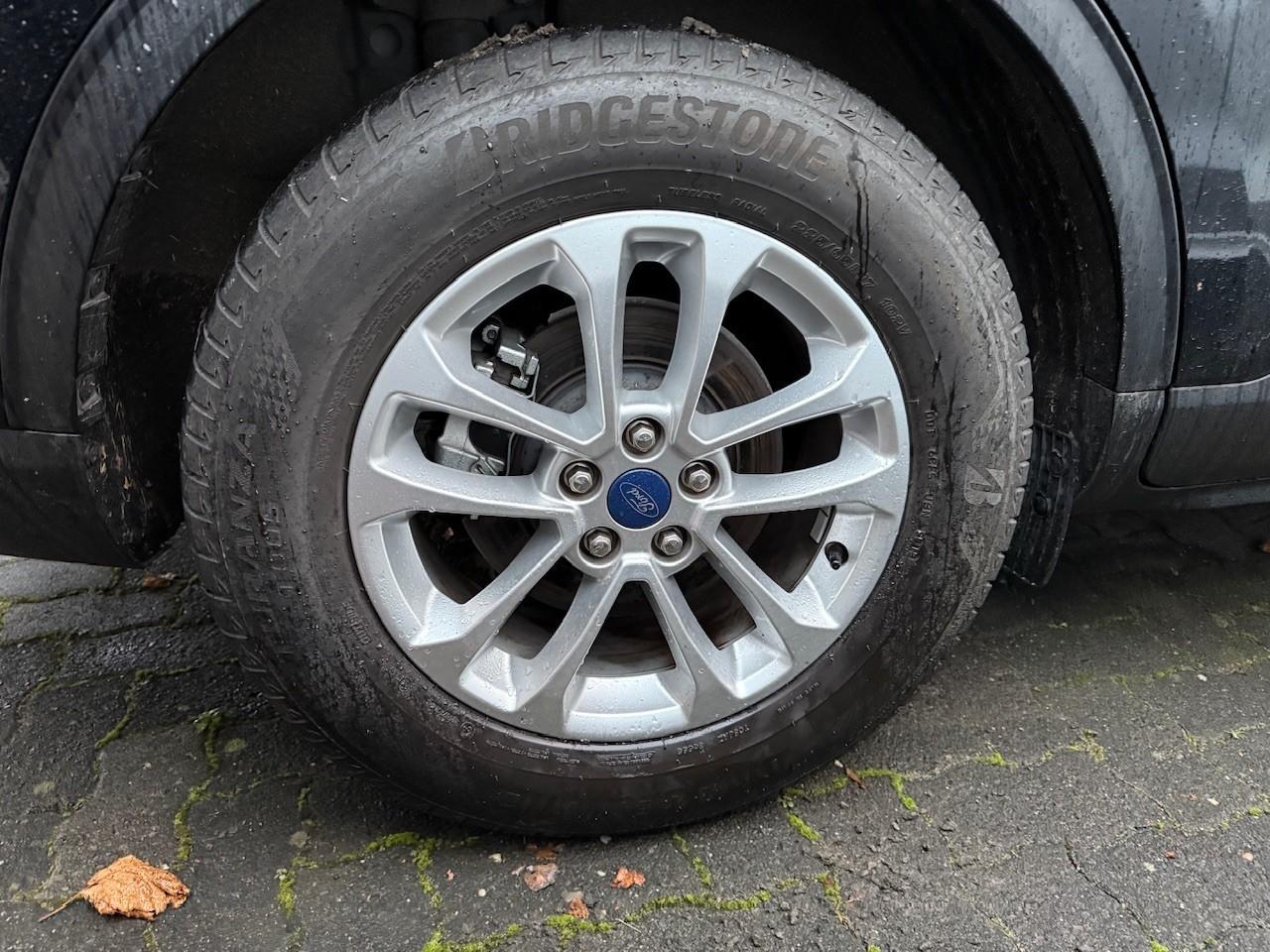 FORD Titanium X + Fahrer-Assistenz-Pkt. FORD Titanium X + Fahrer-Assistenz-Pkt.