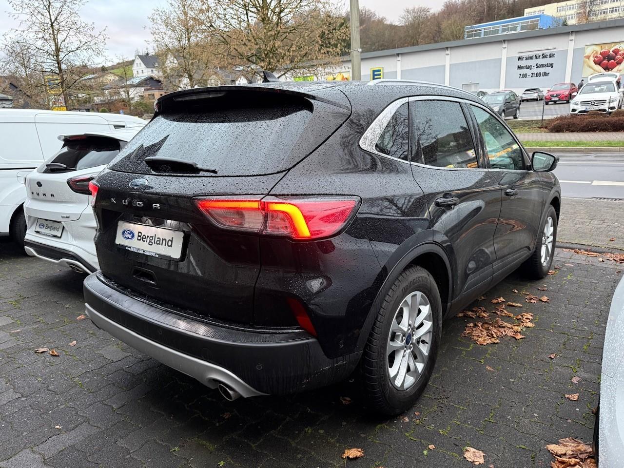 FORD Titanium X + Fahrer-Assistenz-Pkt. FORD Titanium X + Fahrer-Assistenz-Pkt.