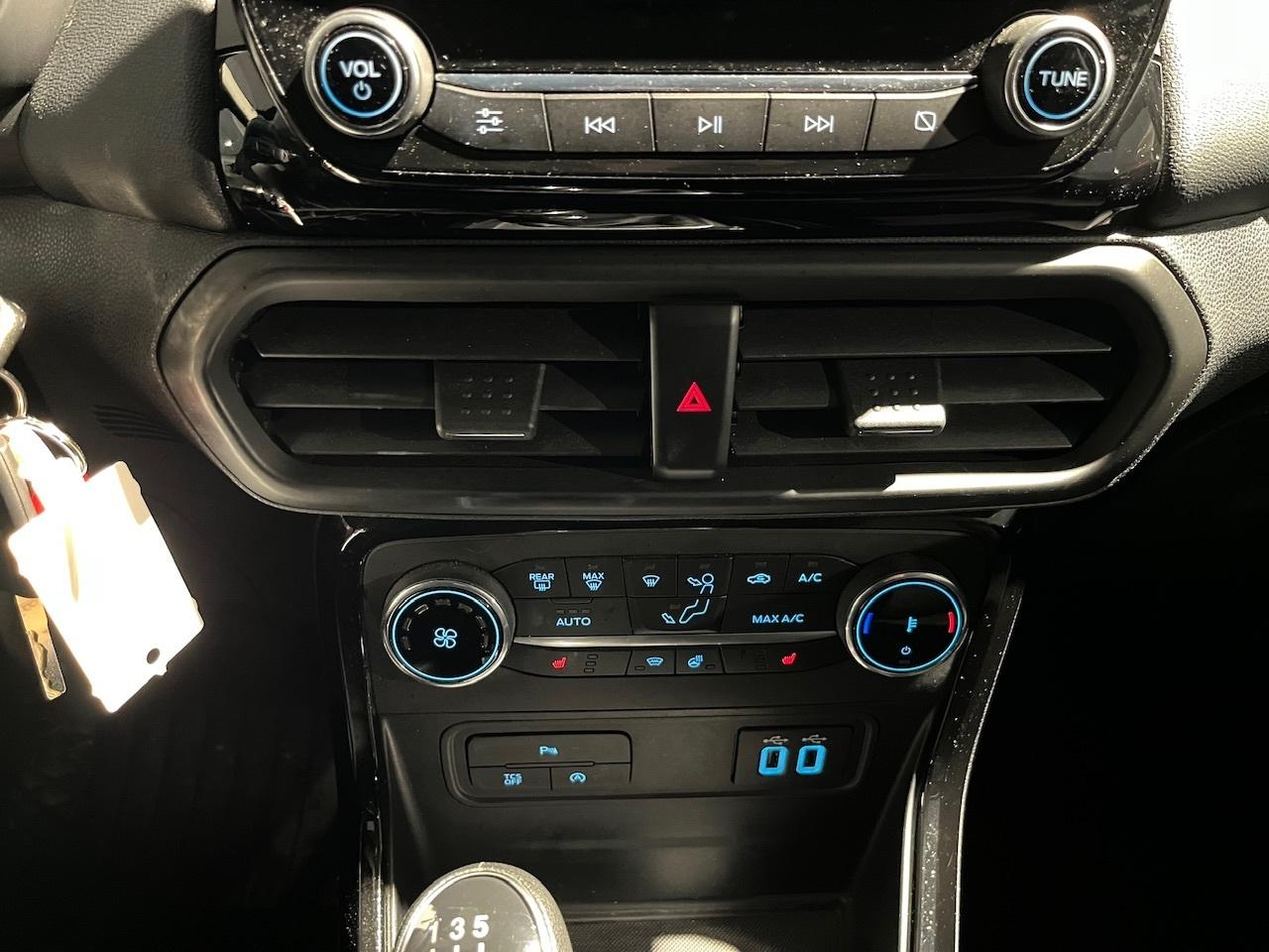 FORD TITANIUM 1.0l 125PS FORD TITANIUM 1.0l 125PS