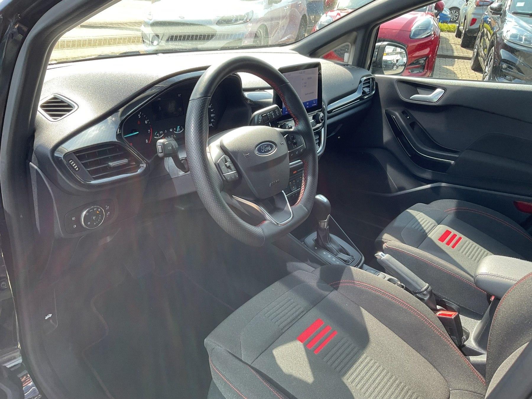 FORD ST-Line X 125 PS AUTOMATIK FORD ST-Line X 125 PS AUTOMATIK