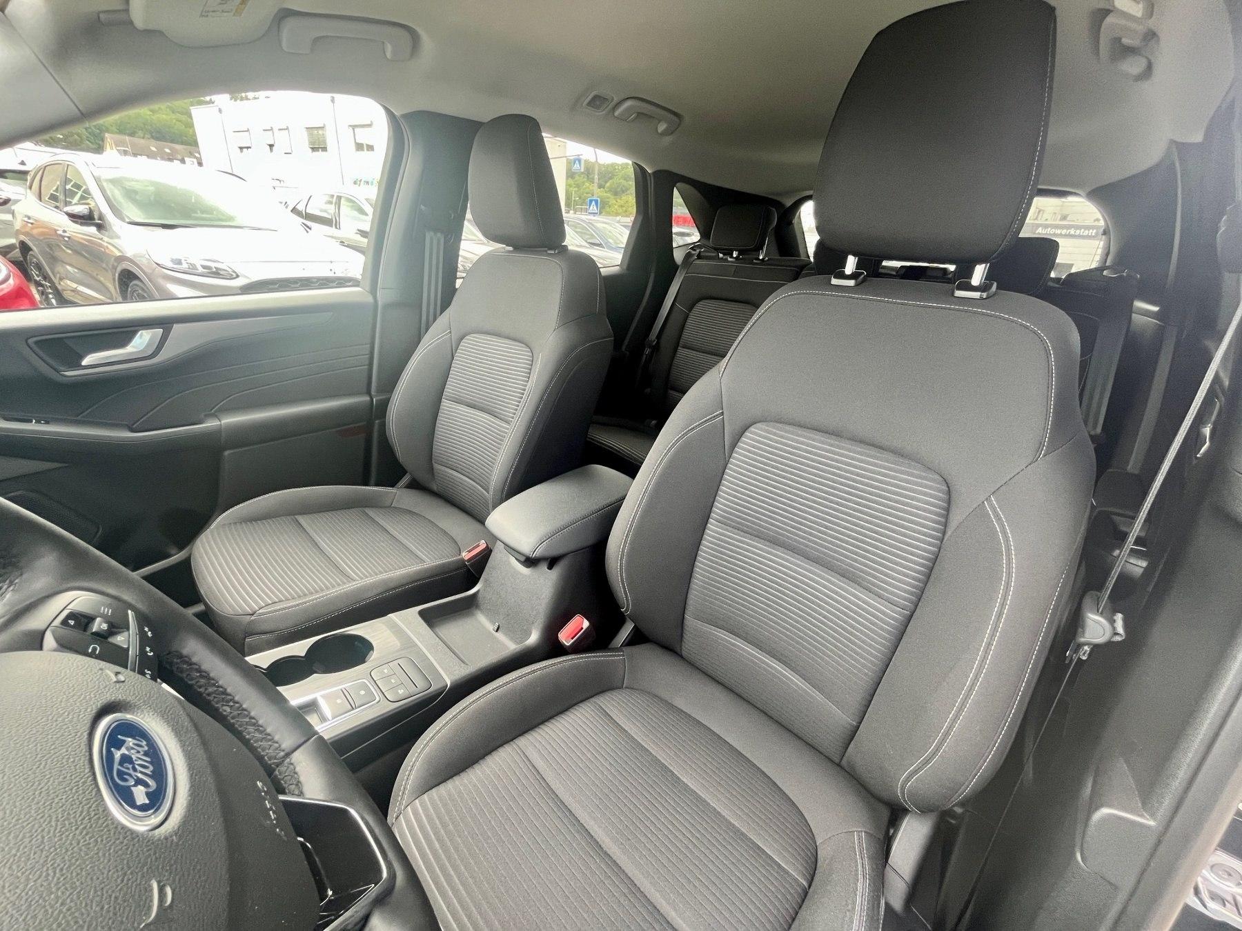 FORD 2.5 Duratec Plug-in-Hybrid PHEV Titanium FORD 2.5 Duratec Plug-in-Hybrid PHEV Titanium