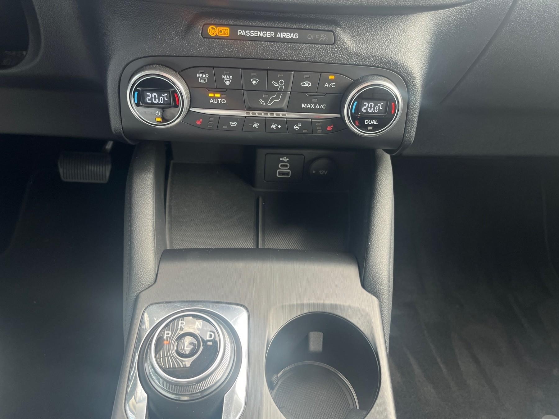 FORD 2.5 Duratec Plug-in-Hybrid PHEV Titanium FORD 2.5 Duratec Plug-in-Hybrid PHEV Titanium