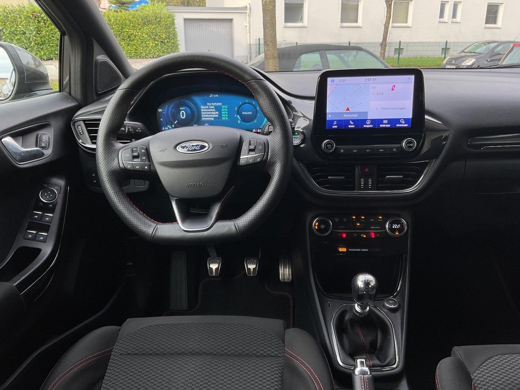 FORD ST-Line MHEV *LED*GRA*PDC*SHZ*Ke*NAVI*LM* FORD ST-Line MHEV *LED*GRA*PDC*SHZ*Ke*NAVI*LM*