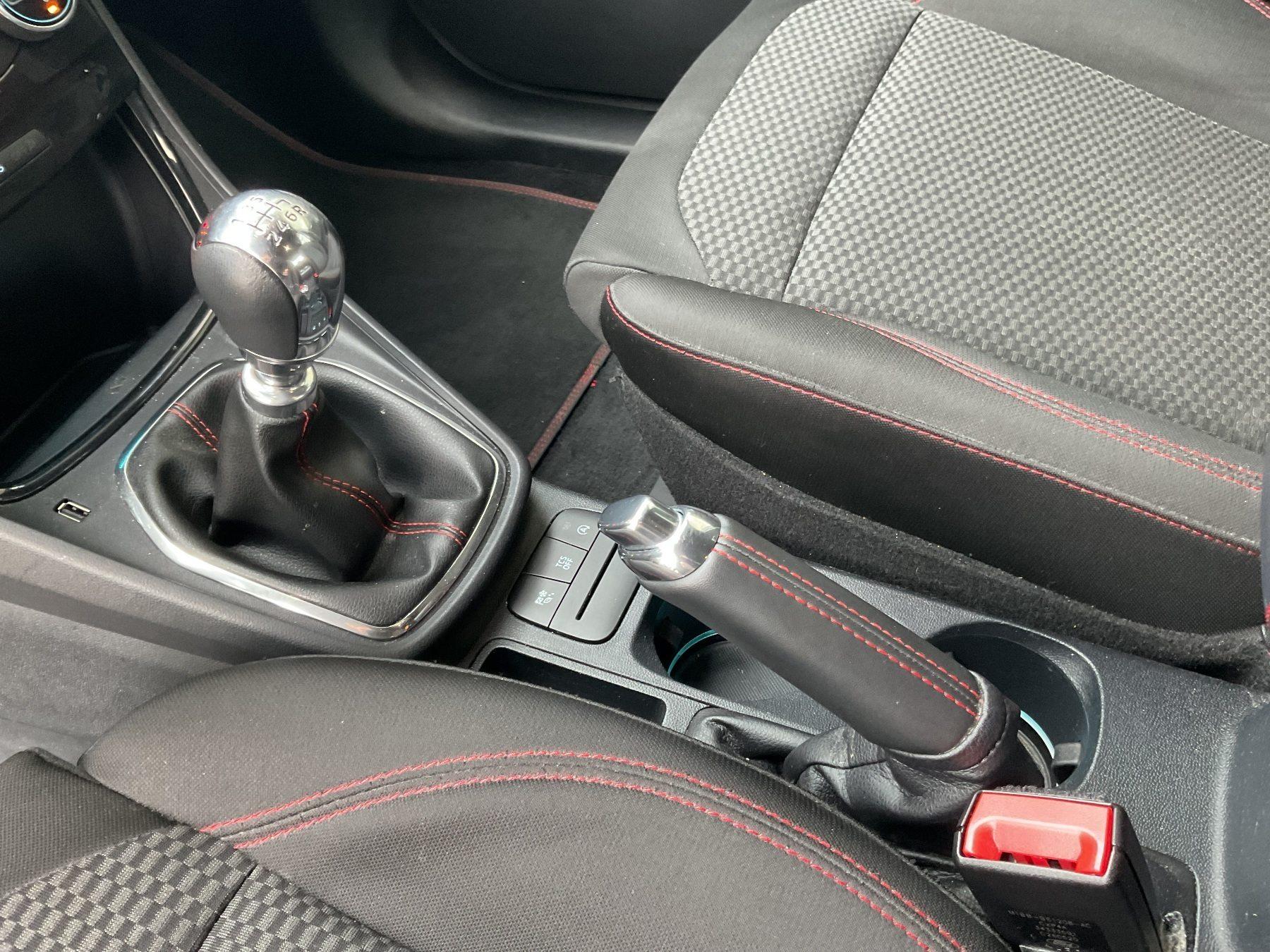 FORD ST-Line MHEV *LED*GRA*PDC*SHZ*Ke*NAVI*LM* FORD ST-Line MHEV *LED*GRA*PDC*SHZ*Ke*NAVI*LM*