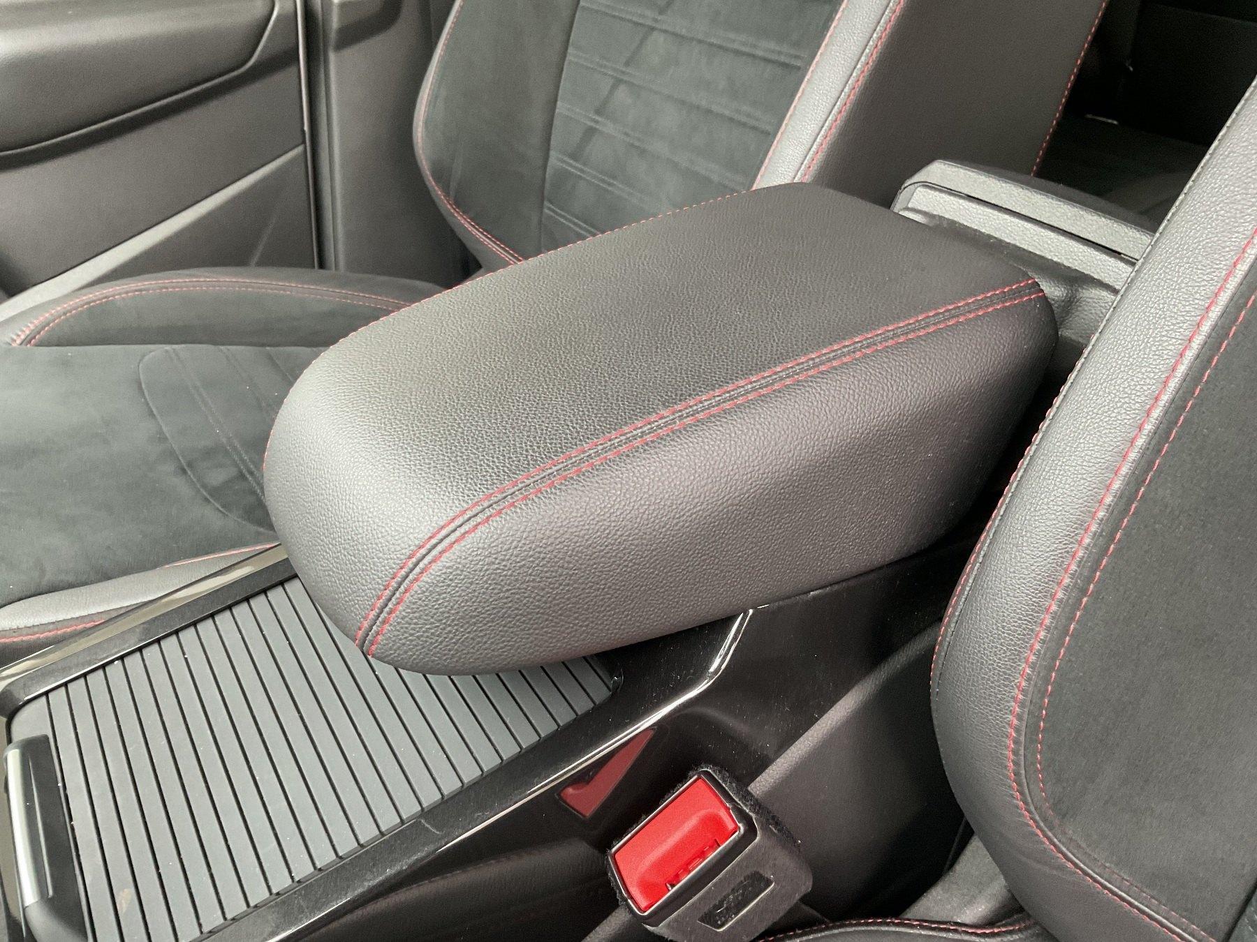 FORD ST-Line *GJR*SHZ*RFK*PDC*Xenon*NAVI*Ke*CD* FORD ST-Line *GJR*SHZ*RFK*PDC*Xenon*NAVI*Ke*CD*