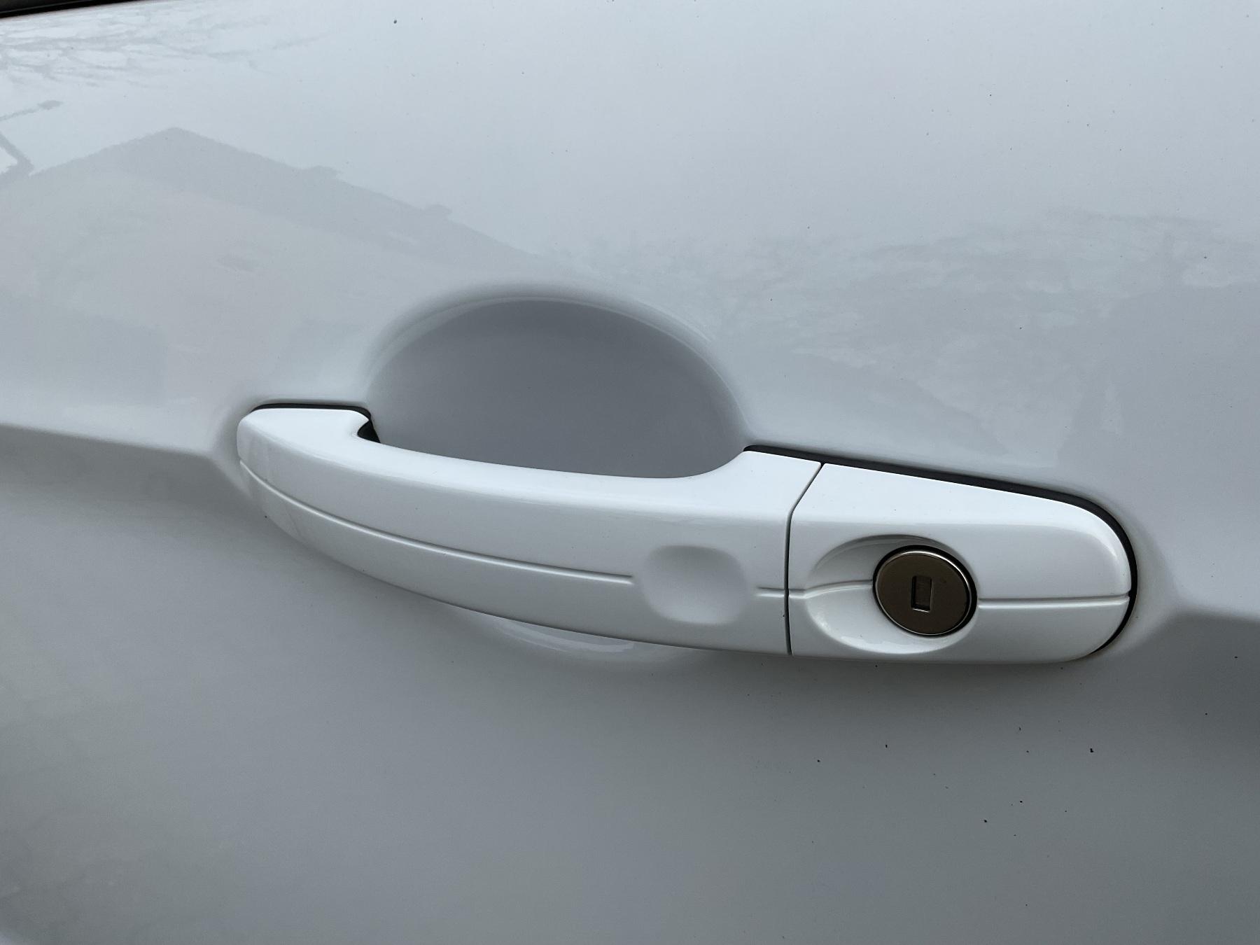 FORD ST-Line *GJR*SHZ*RFK*PDC*Xenon*NAVI*Ke*CD* FORD ST-Line *GJR*SHZ*RFK*PDC*Xenon*NAVI*Ke*CD*