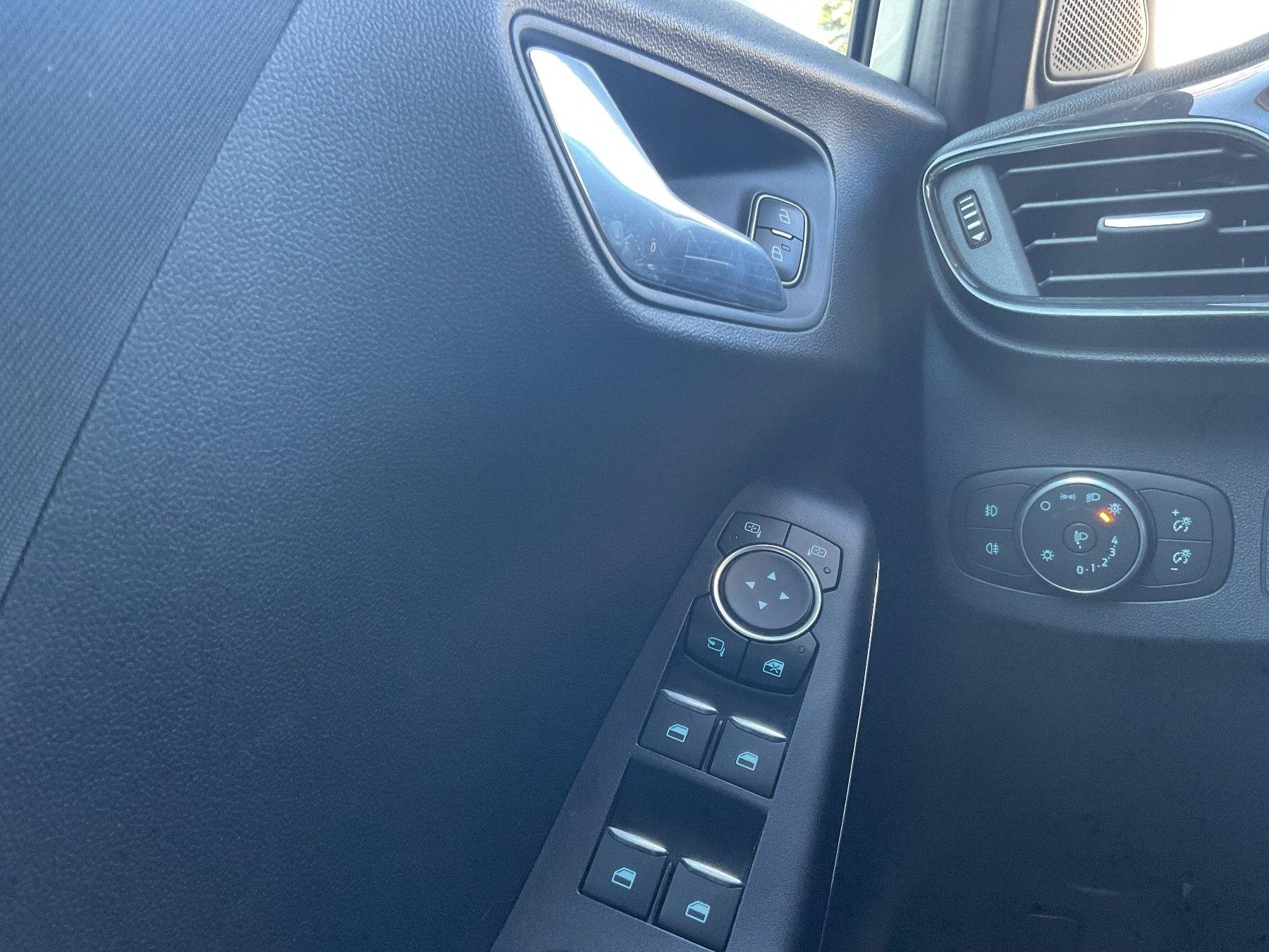 FORD ST-Line MHEV Automatik *LED*SHZ*PDC*NAVI*Ke FORD ST-Line MHEV Automatik *LED*SHZ*PDC*NAVI*Ke