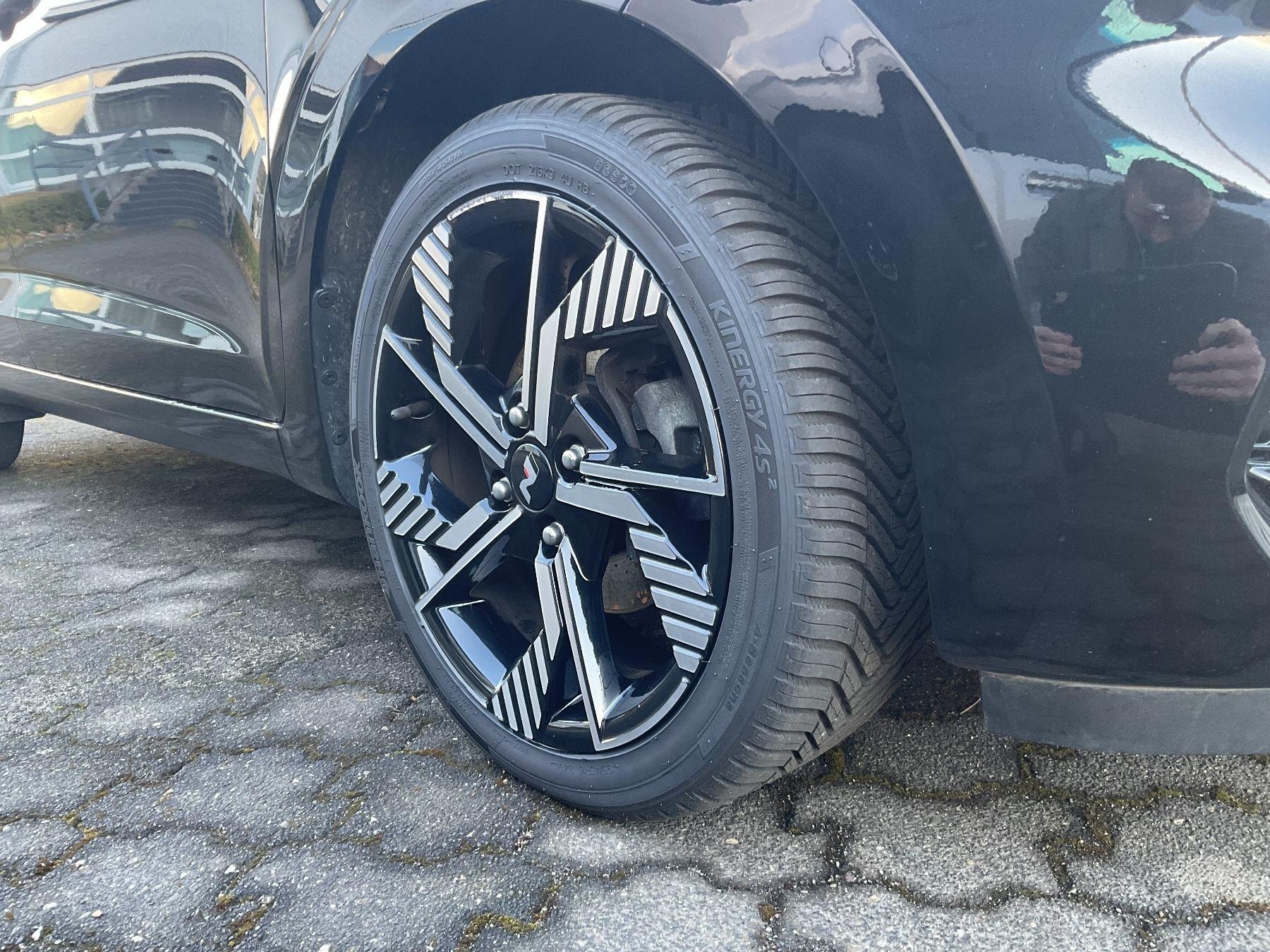 HYUNDAI N-Line 100PS *NAVI*RFK*PDC*SHZ*Ke*LM*GRA* HYUNDAI N-Line 100PS *NAVI*RFK*PDC*SHZ*Ke*LM*GRA*