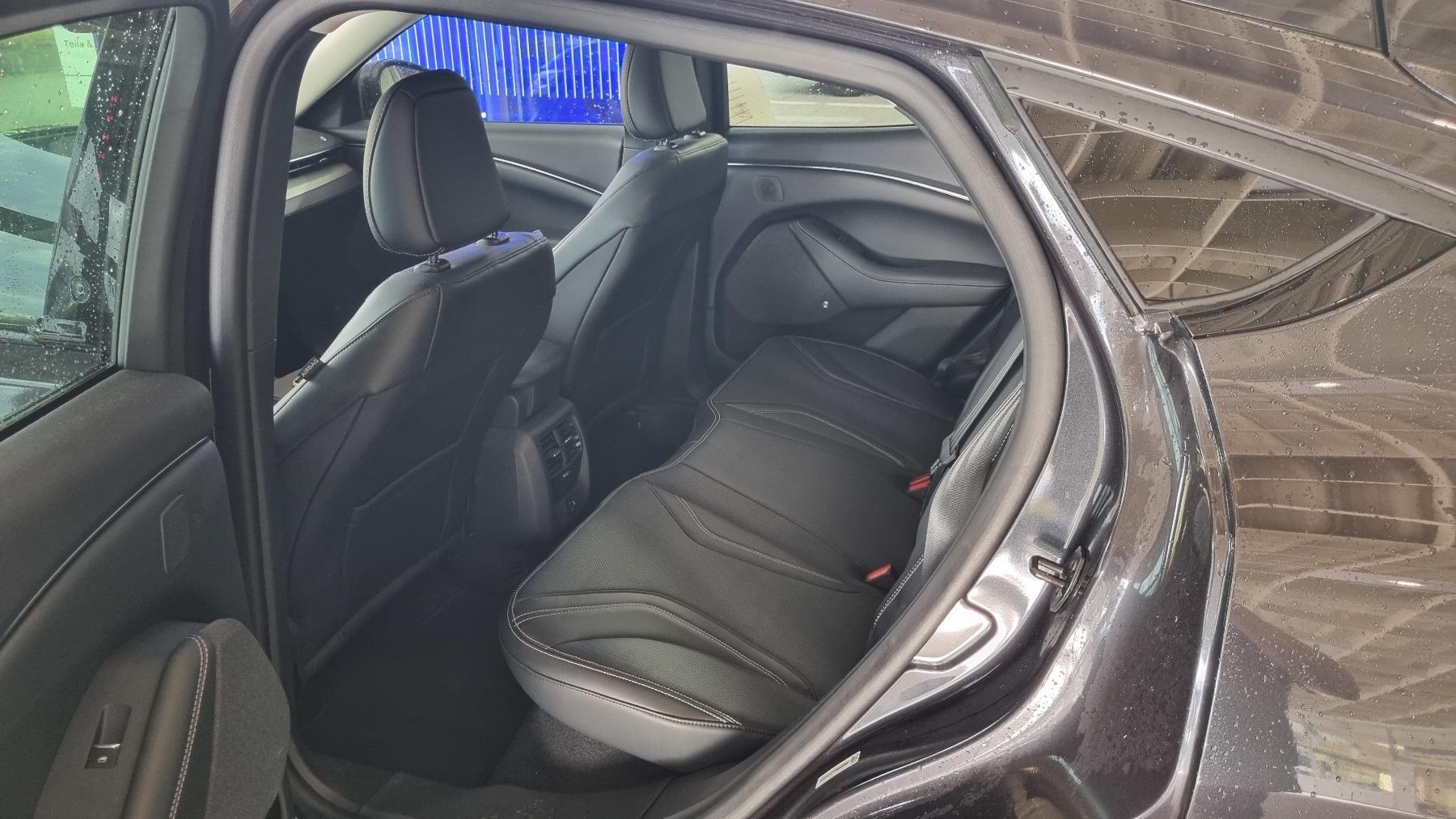 FORD BASE 294PS RWD - MY 2022.25 FORD BASE 294PS RWD - MY 2022.25