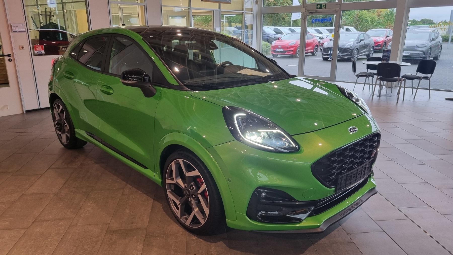 FORD ST X 1.5L 200PS M6 FWD FORD ST X 1.5L 200PS M6 FWD