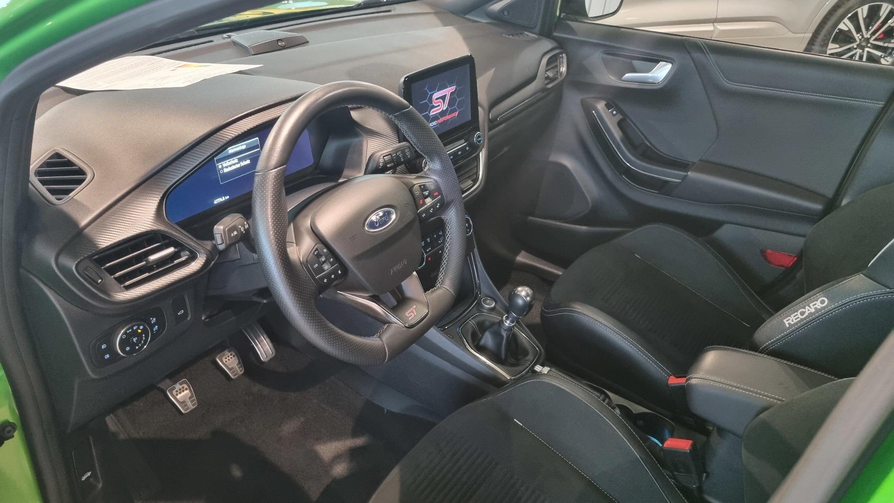 FORD ST X 1.5L 200PS M6 FWD FORD ST X 1.5L 200PS M6 FWD