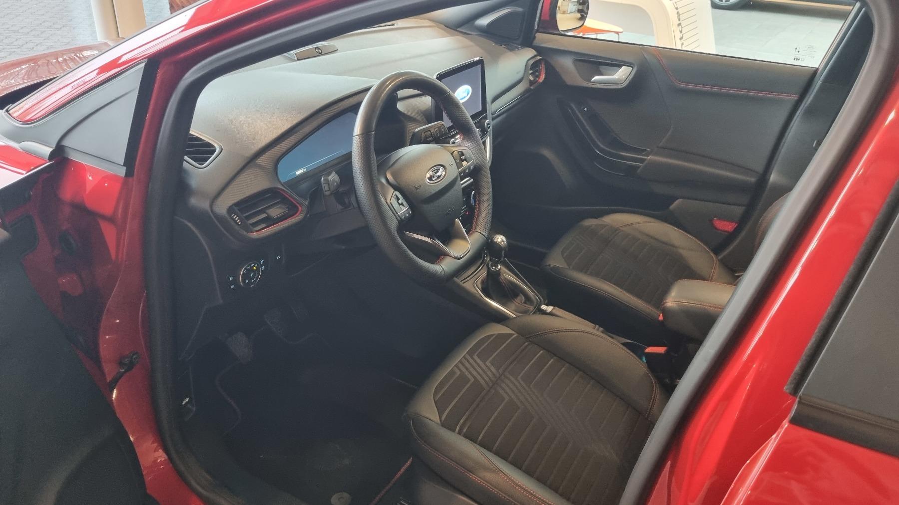 FORD ST-LINE X 1.0L MHEV 125PS M6 FORD ST-LINE X 1.0L MHEV 125PS M6