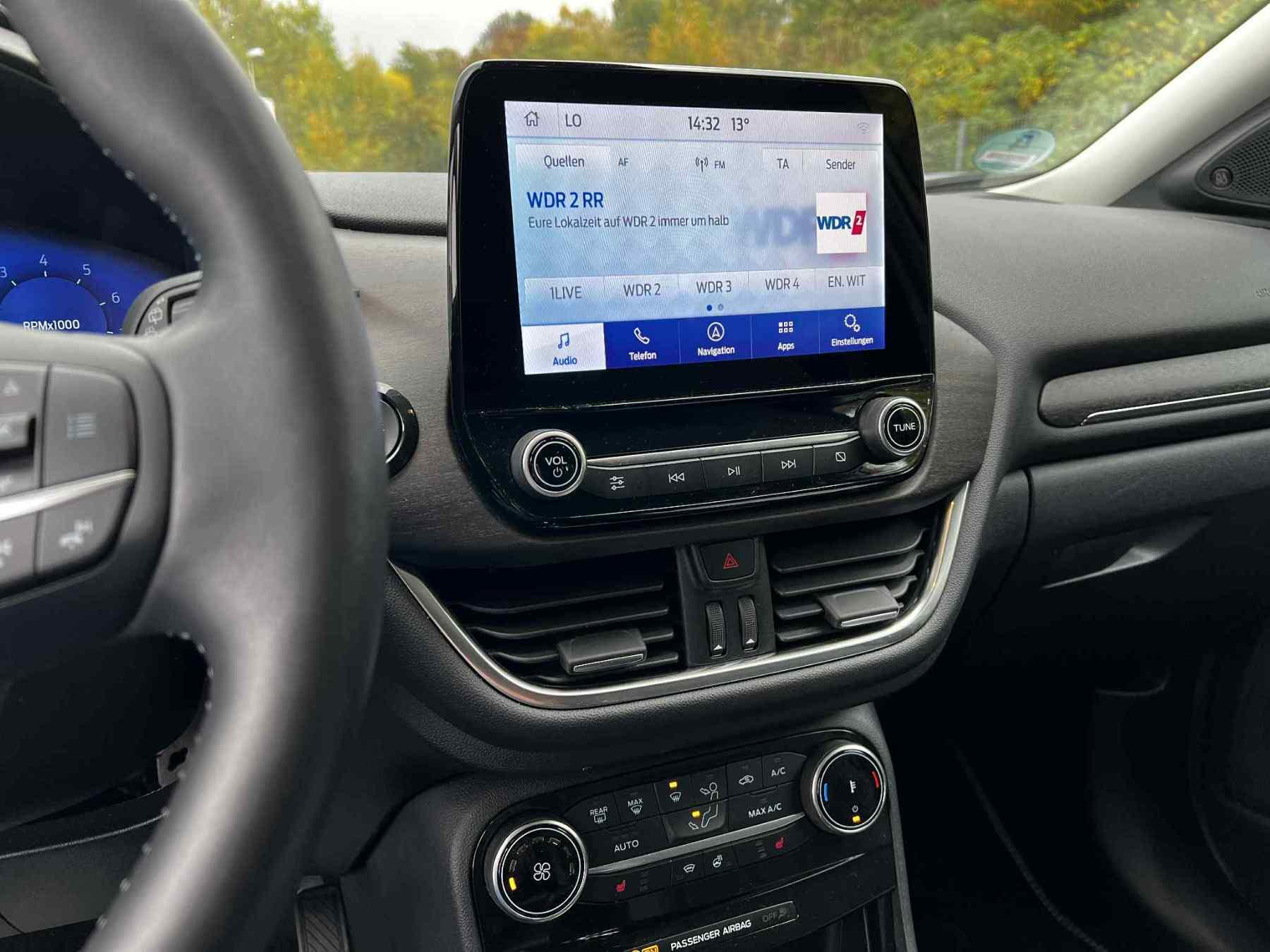 FORD Titanium X FORD Titanium X