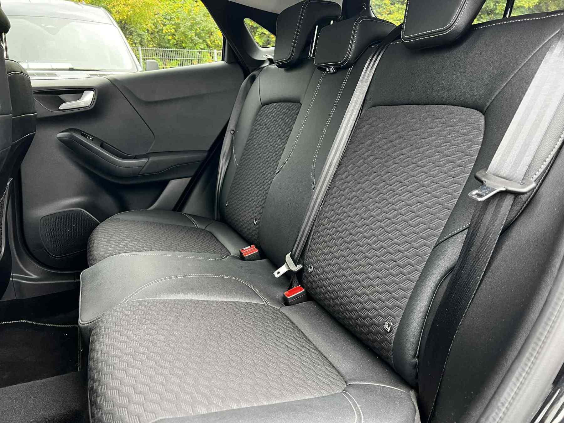 FORD Titanium X FORD Titanium X