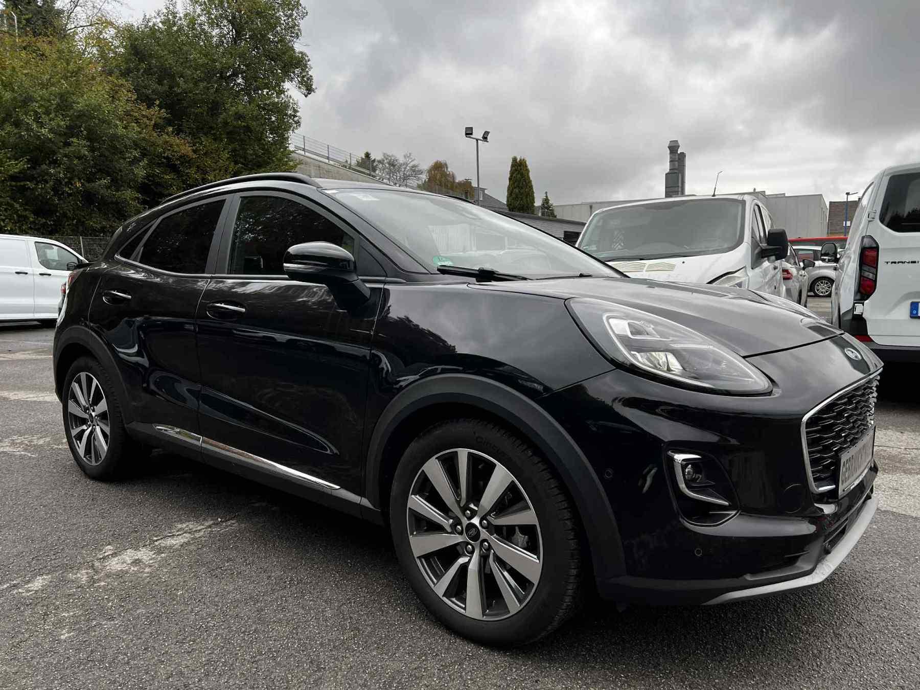 FORD Titanium X FORD Titanium X