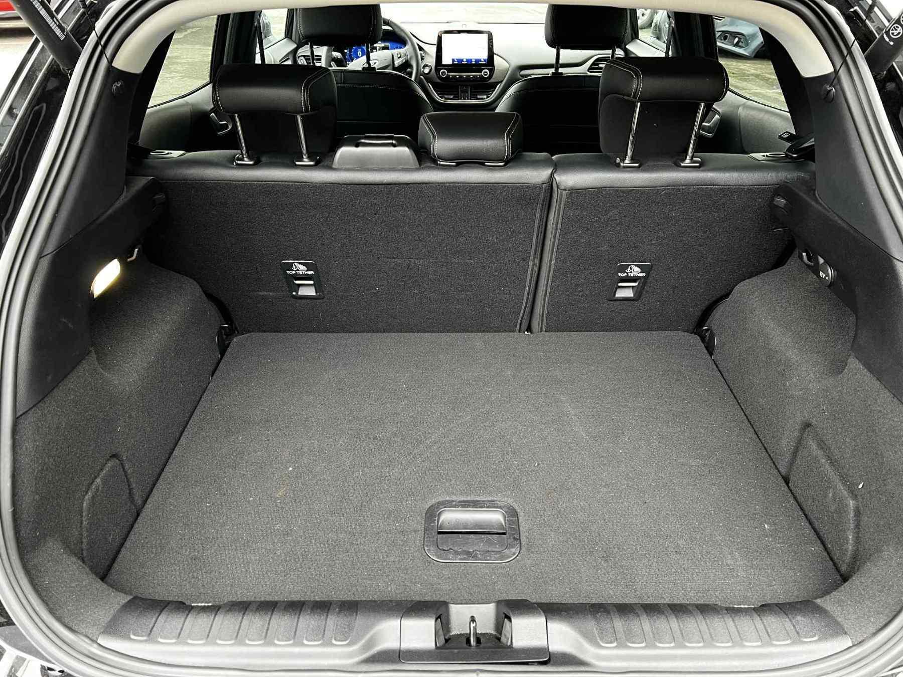 FORD Titanium X FORD Titanium X