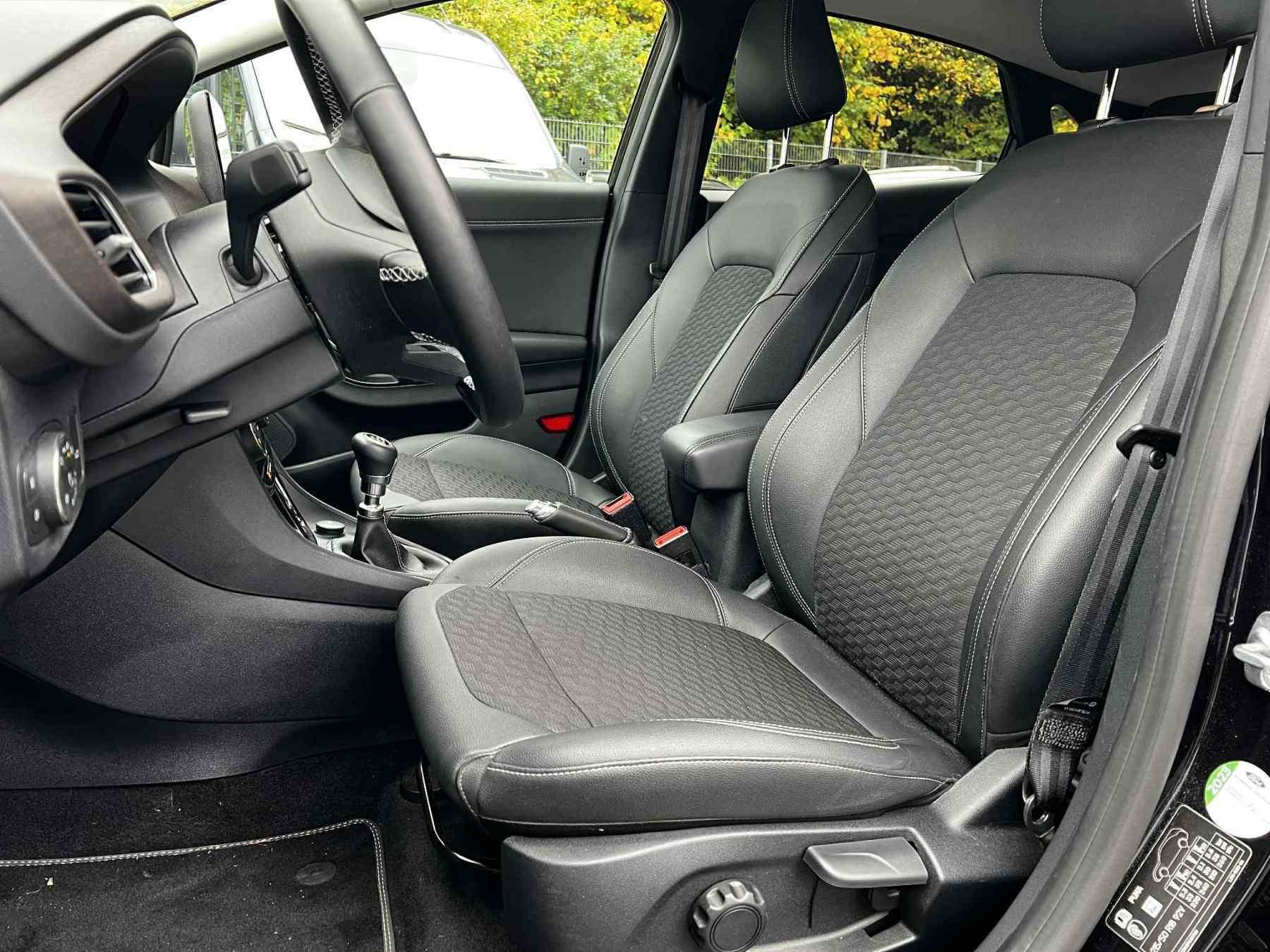 FORD Titanium X FORD Titanium X