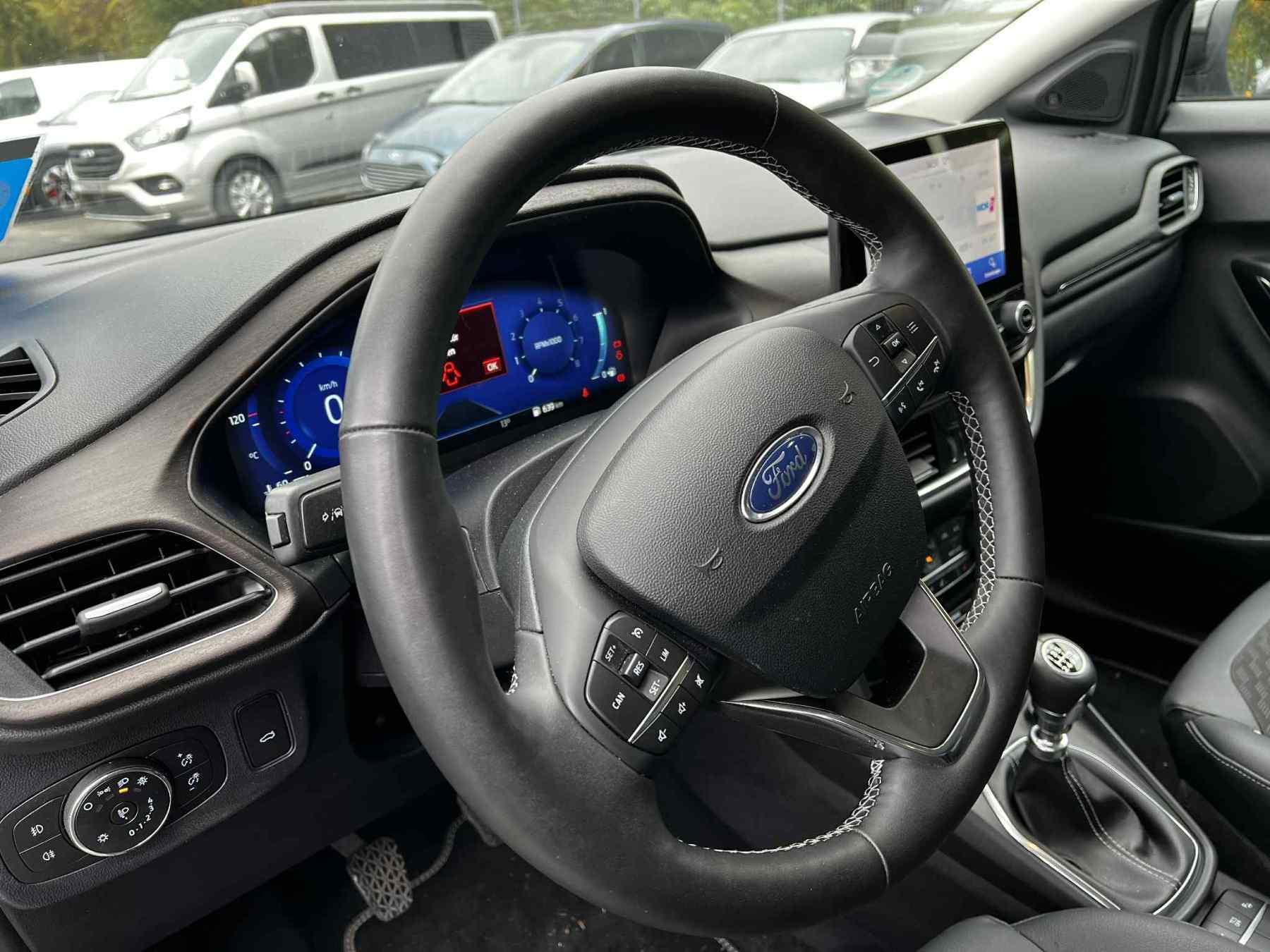 FORD Titanium X FORD Titanium X