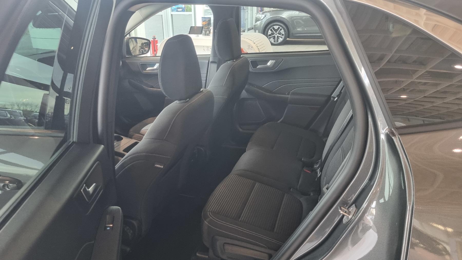 FORD TITANIUM 2.0TD ECOBLUE 120PS AT FORD TITANIUM 2.0TD ECOBLUE 120PS AT