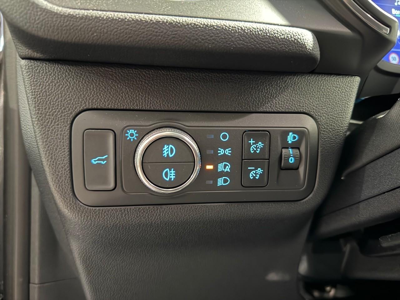 FORD TITANIUM 2.0l ECOBLUE 120PS Automatik FORD TITANIUM 2.0l ECOBLUE 120PS Automatik