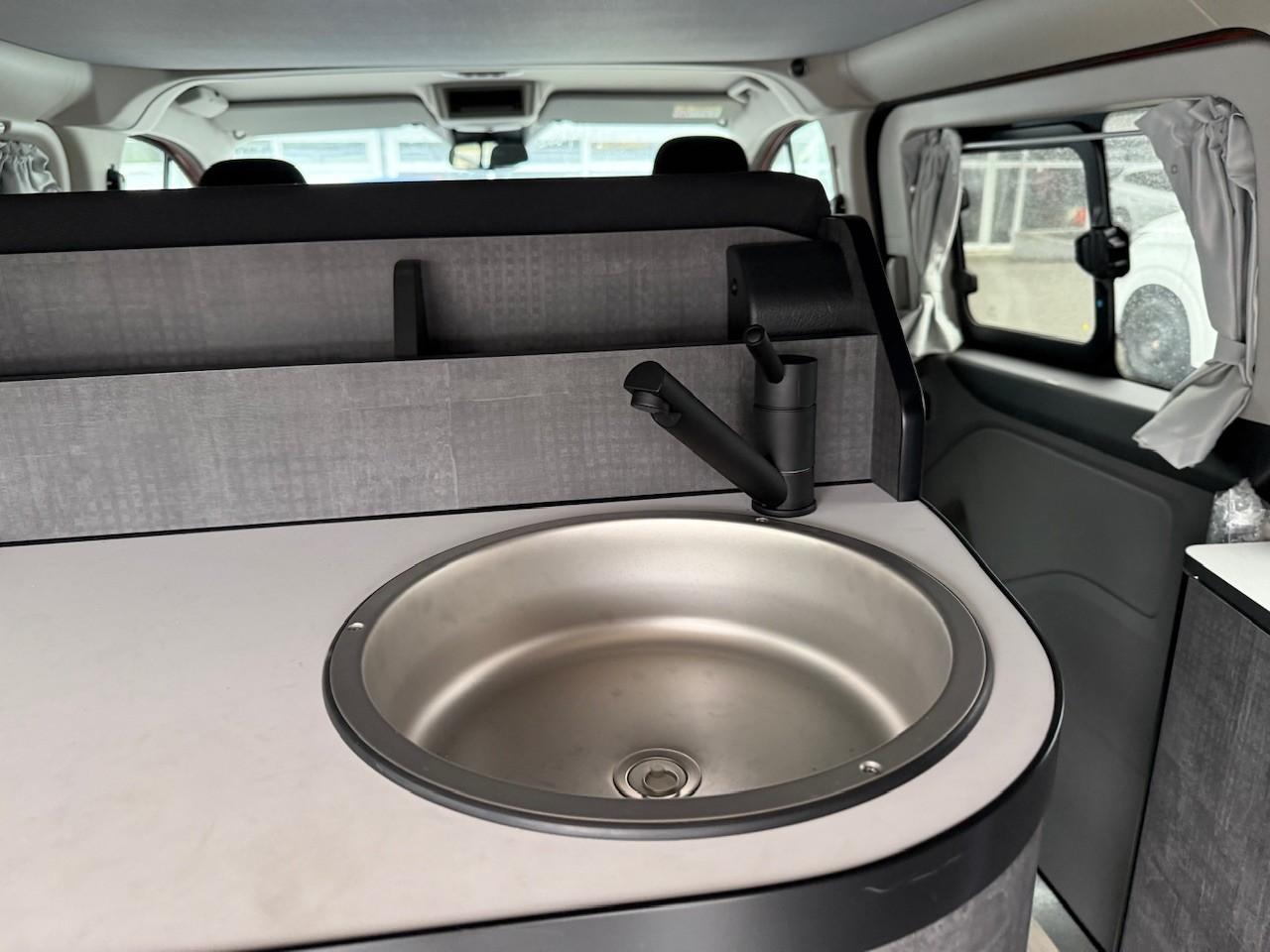 FORD 320L1 LIMITED 150PS AUFSTELLDACH FORD 320L1 LIMITED 150PS AUFSTELLDACH