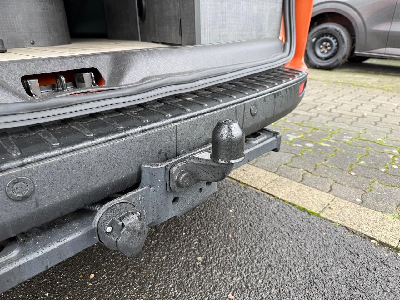 FORD 320L1 LIMITED 150PS AUFSTELLDACH FORD 320L1 LIMITED 150PS AUFSTELLDACH