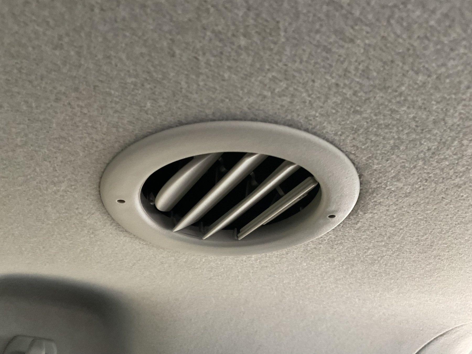 FORD 320L1 Kombi Trend 9-Sitzer AC*PDC FORD 320L1 Kombi Trend 9-Sitzer AC*PDC