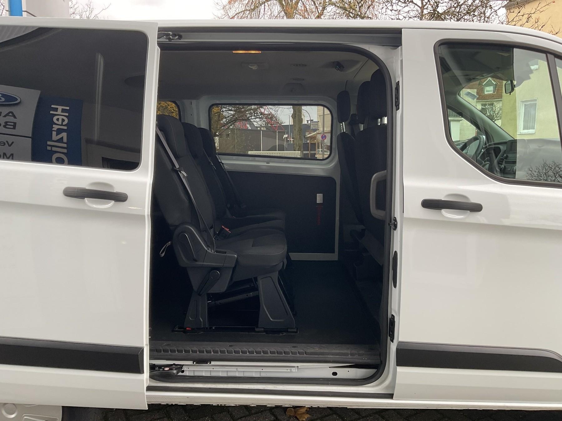 FORD 320L1 Kombi Trend 9-Sitzer AC*PDC FORD 320L1 Kombi Trend 9-Sitzer AC*PDC