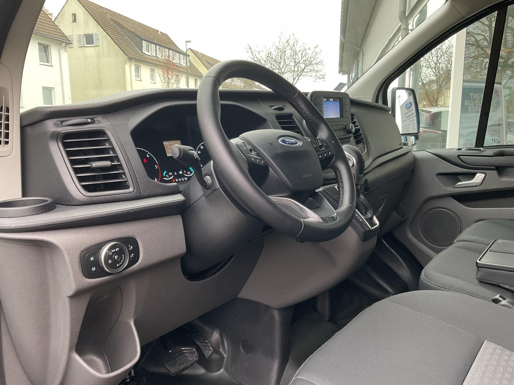 FORD 320L1 Kombi Trend 9-Sitzer AC*PDC FORD 320L1 Kombi Trend 9-Sitzer AC*PDC