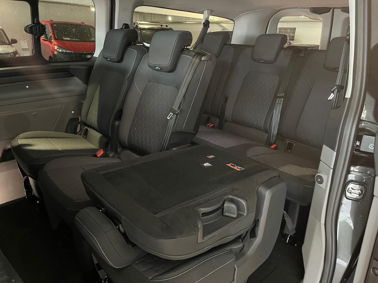 FORD KOMBI 320L2 Limited 2.0l 170PS Automatik FORD KOMBI 320L2 Limited 2.0l 170PS Automatik