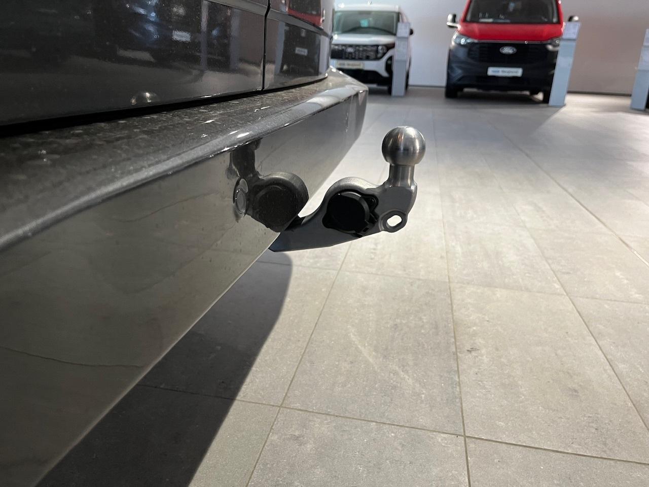 FORD KOMBI 320L2 Limited 2.0l 170PS Automatik FORD KOMBI 320L2 Limited 2.0l 170PS Automatik