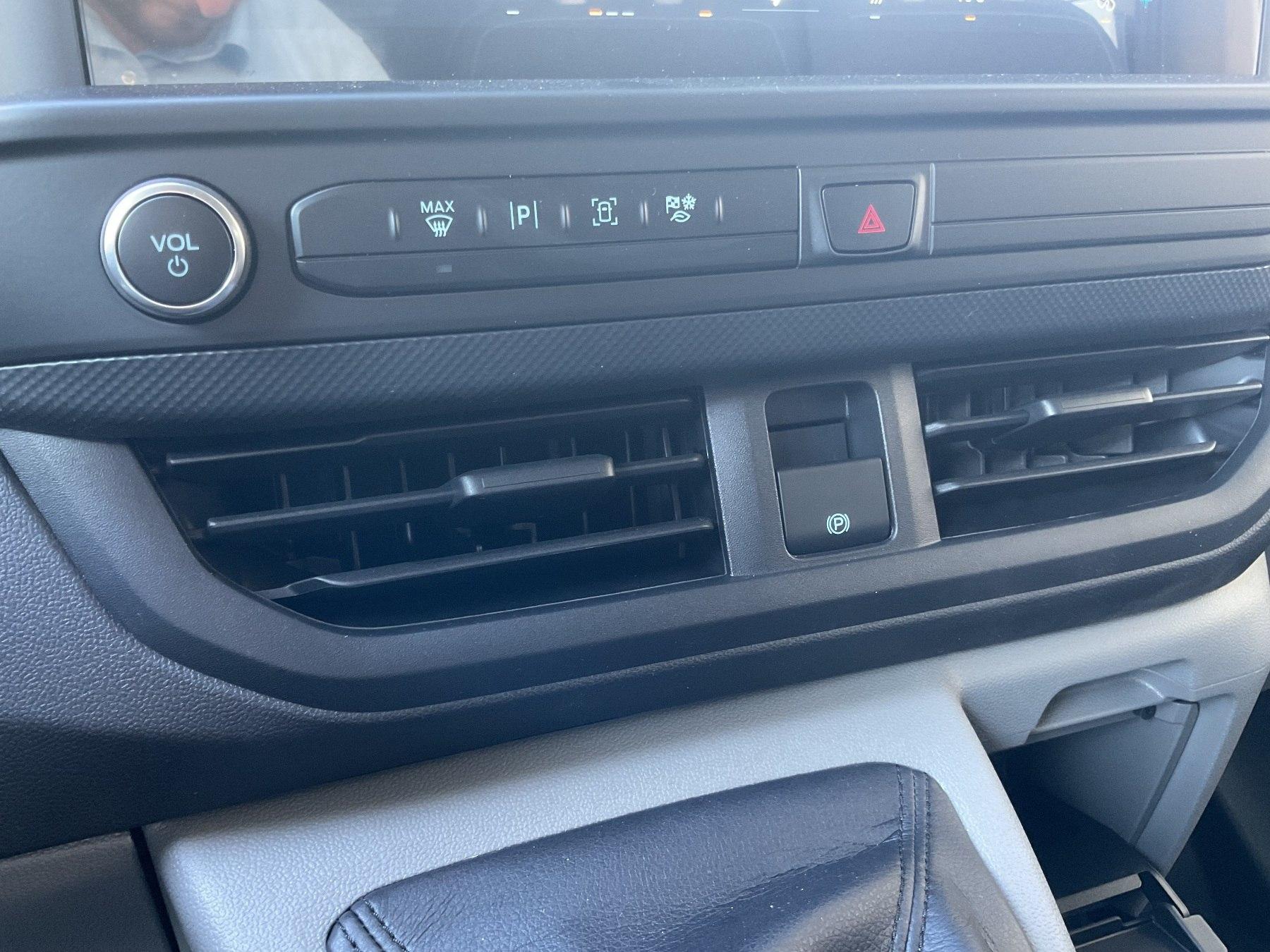 FORD 320 L2 Doppelkabine Trend *LED*Ke FORD 320 L2 Doppelkabine Trend *LED*Ke