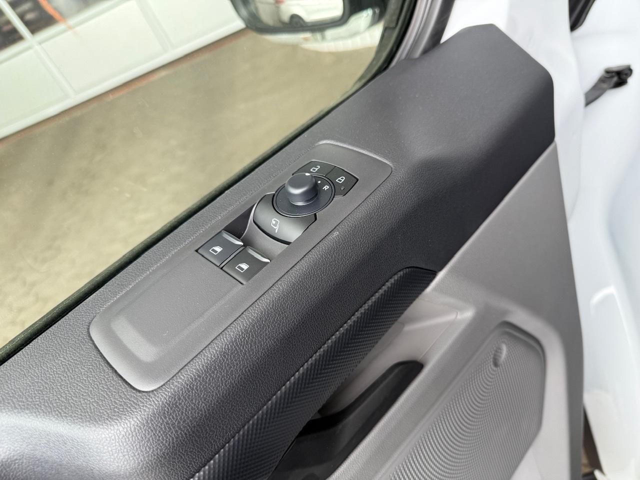 FORD KOMBI 320L2 TREND 2.0l 136 PS FORD KOMBI 320L2 TREND 2.0l 136 PS