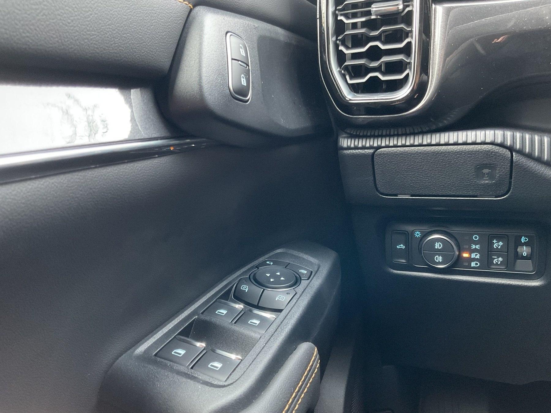 FORD Doppelkabine LKW Wildtrak 3.0l V6 FORD Doppelkabine LKW Wildtrak 3.0l V6