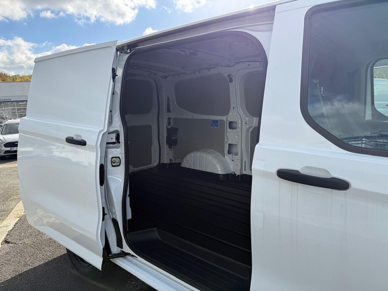 FORD Kastenwagen TREND PHEV 320L1 233PS Automatik FORD Kastenwagen TREND PHEV 320L1 233PS Automatik