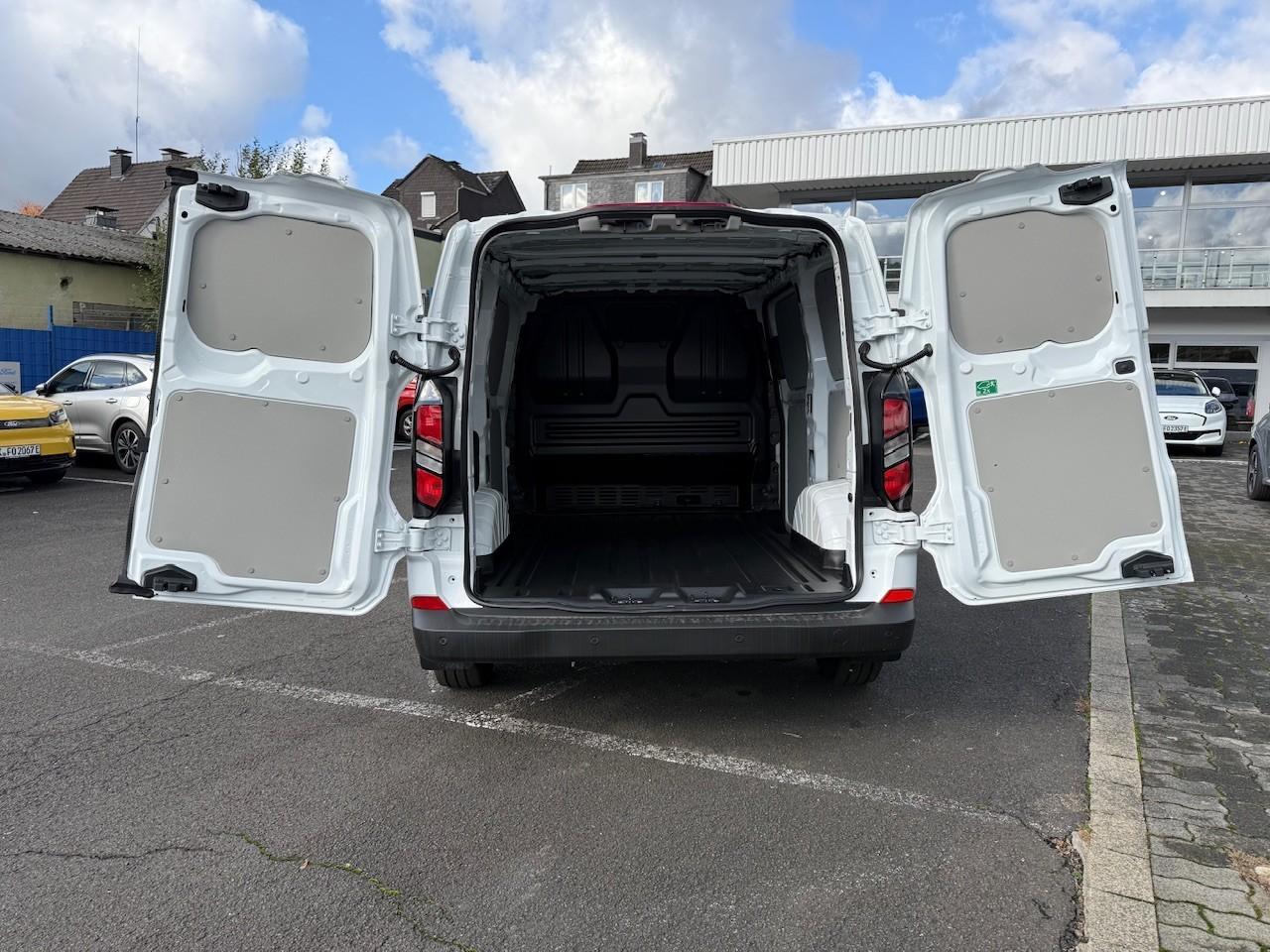 FORD Kastenwagen TREND PHEV 320L1 233PS Automatik FORD Kastenwagen TREND PHEV 320L1 233PS Automatik