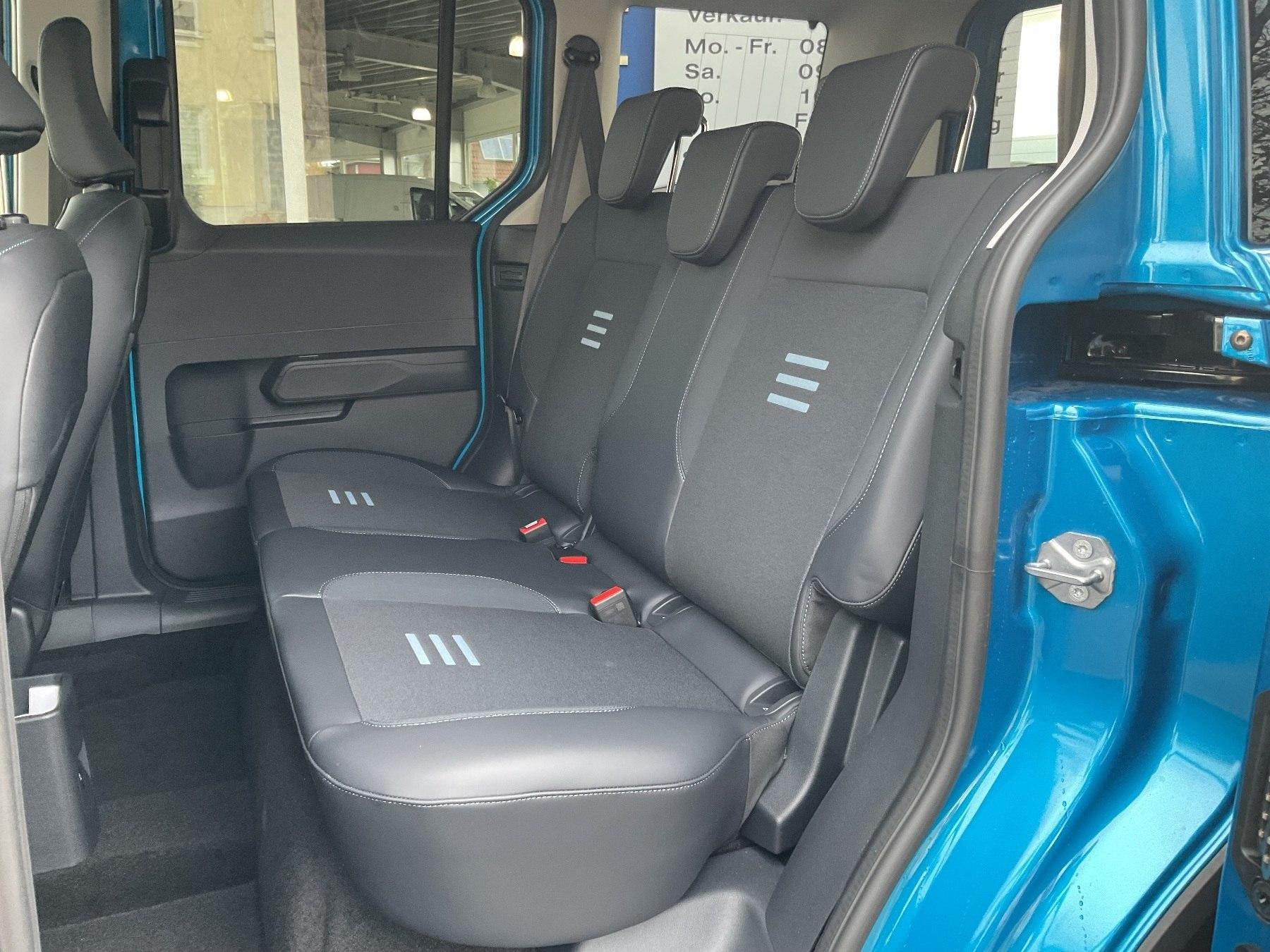 FORD Active *SHZ*ACC*NAVI*Ke*RFK*PDC* FORD Active *SHZ*ACC*NAVI*Ke*RFK*PDC*