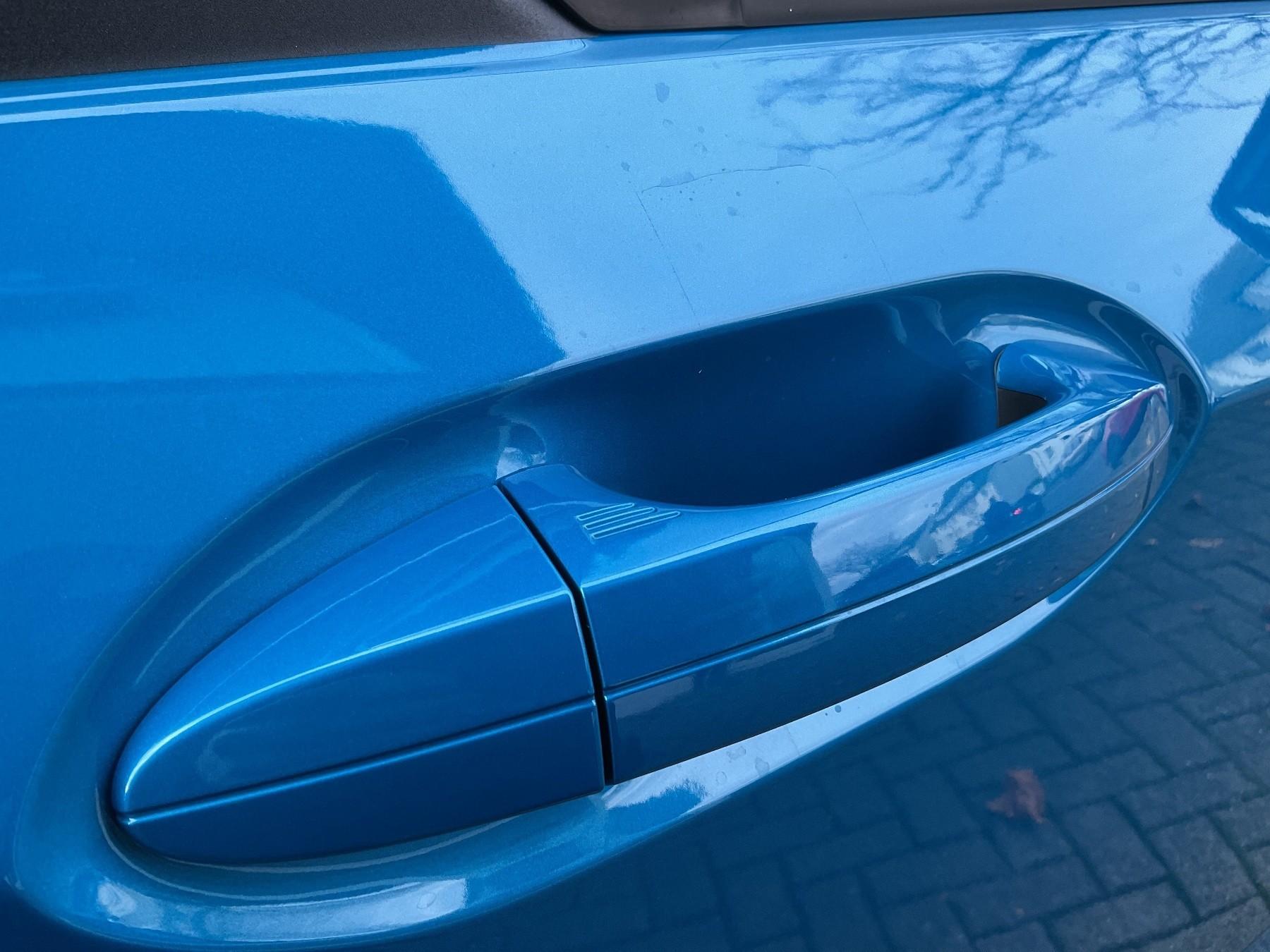 FORD Active *SHZ*ACC*NAVI*Ke*RFK*PDC* FORD Active *SHZ*ACC*NAVI*Ke*RFK*PDC*