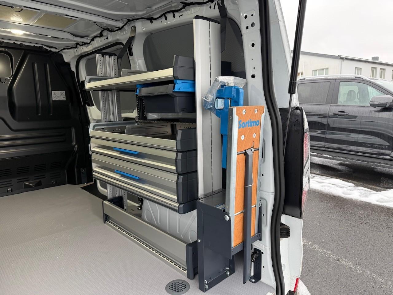 FORD 320L1 TREND Service Line 136PS FORD 320L1 TREND Service Line 136PS