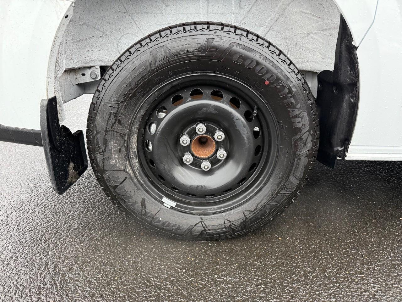 FORD 320L1 TREND Service Line 136PS FORD 320L1 TREND Service Line 136PS