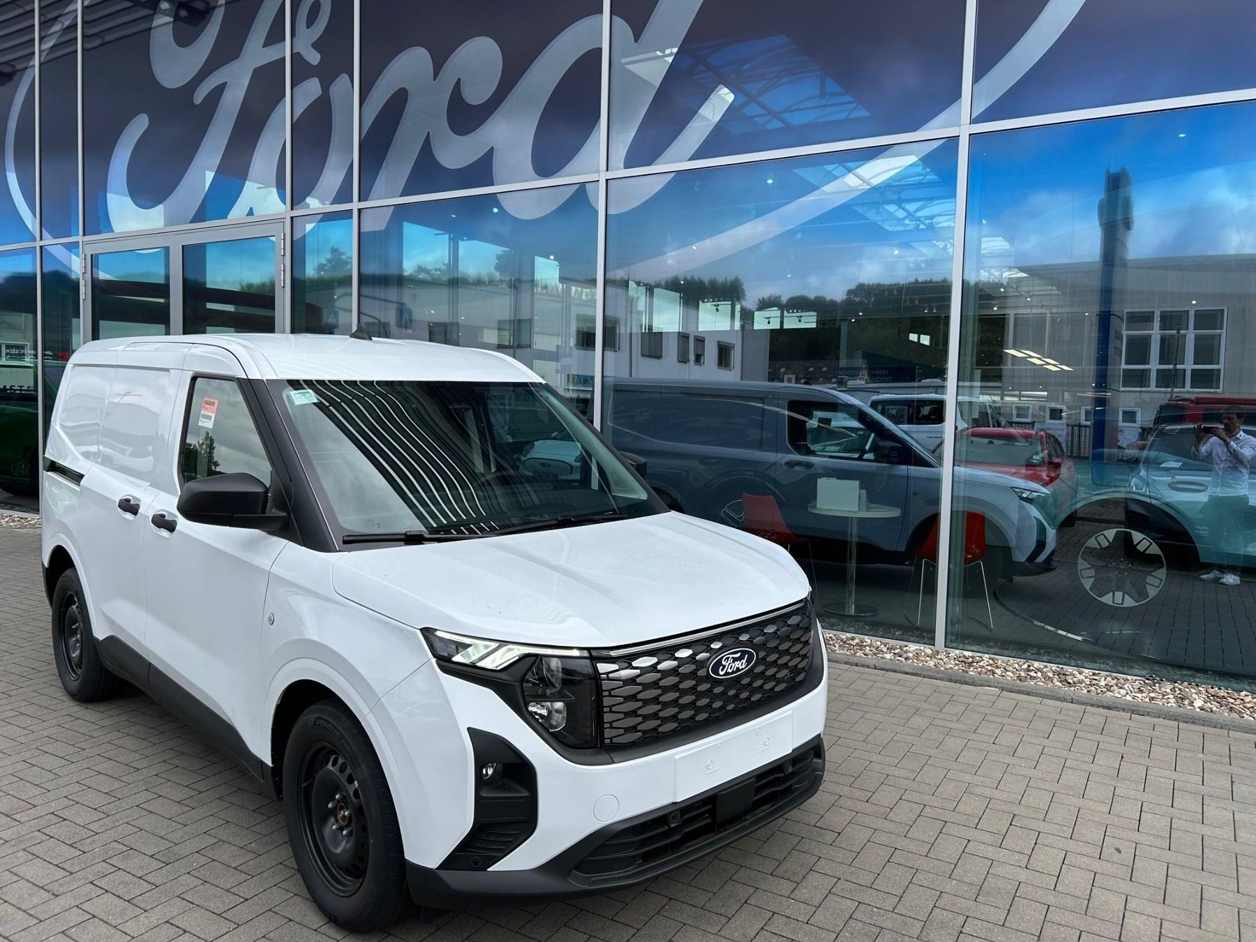 FORD TREND Kasten 54KWH