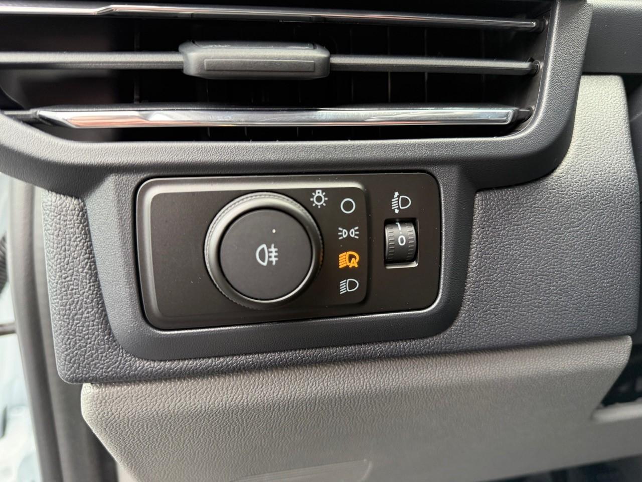 FORD Kasten Multicab 320 L1 136PS Automatik FORD Kasten Multicab 320 L1 136PS Automatik