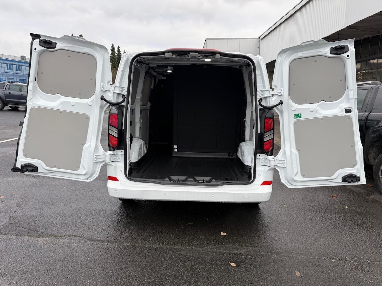 FORD Kasten Multicab 320 L1 136PS Automatik FORD Kasten Multicab 320 L1 136PS Automatik