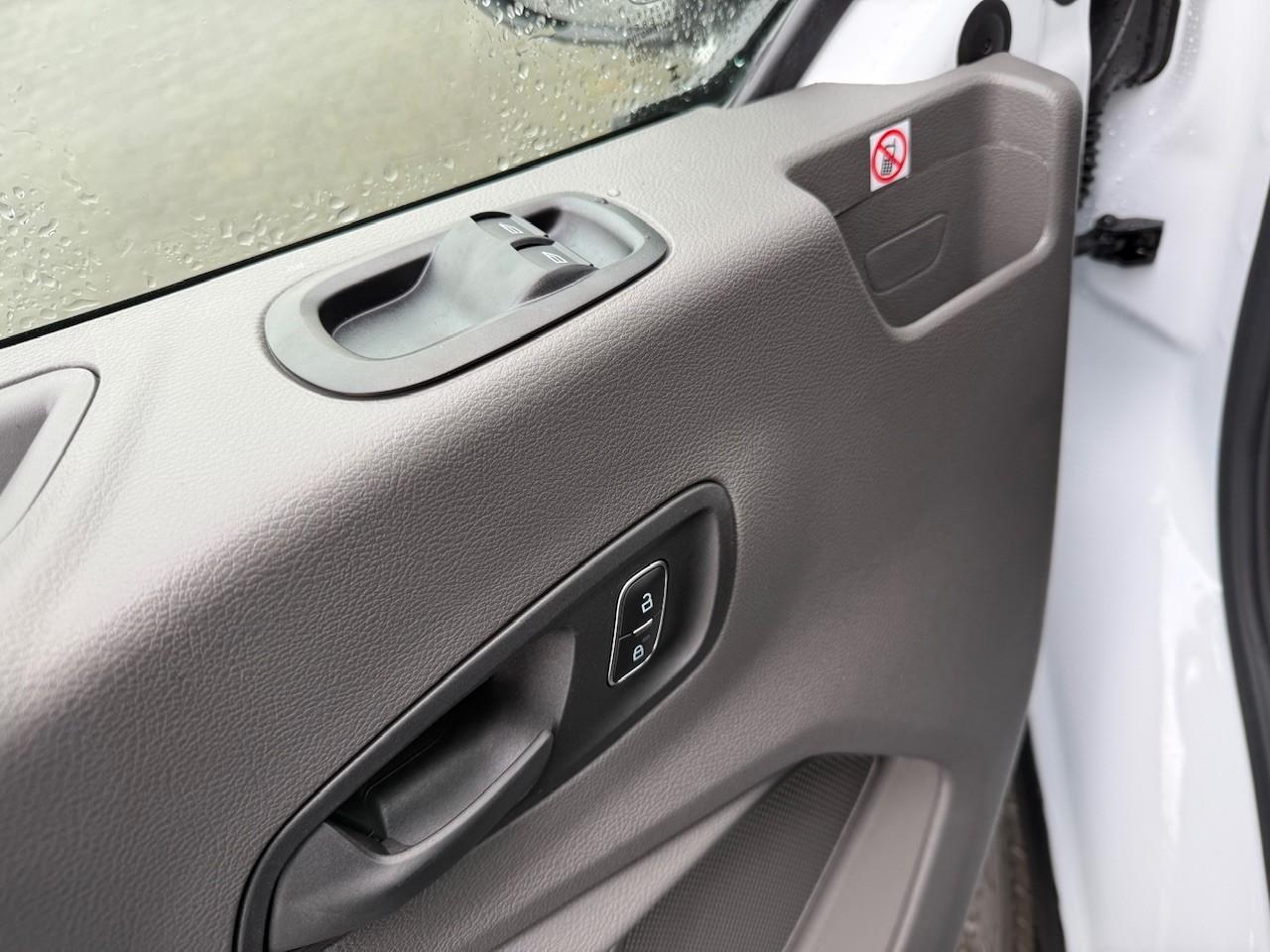 FORD DoKa Pritsche TREND 350L3 *AHK *GJR FORD DoKa Pritsche TREND 350L3 *AHK *GJR