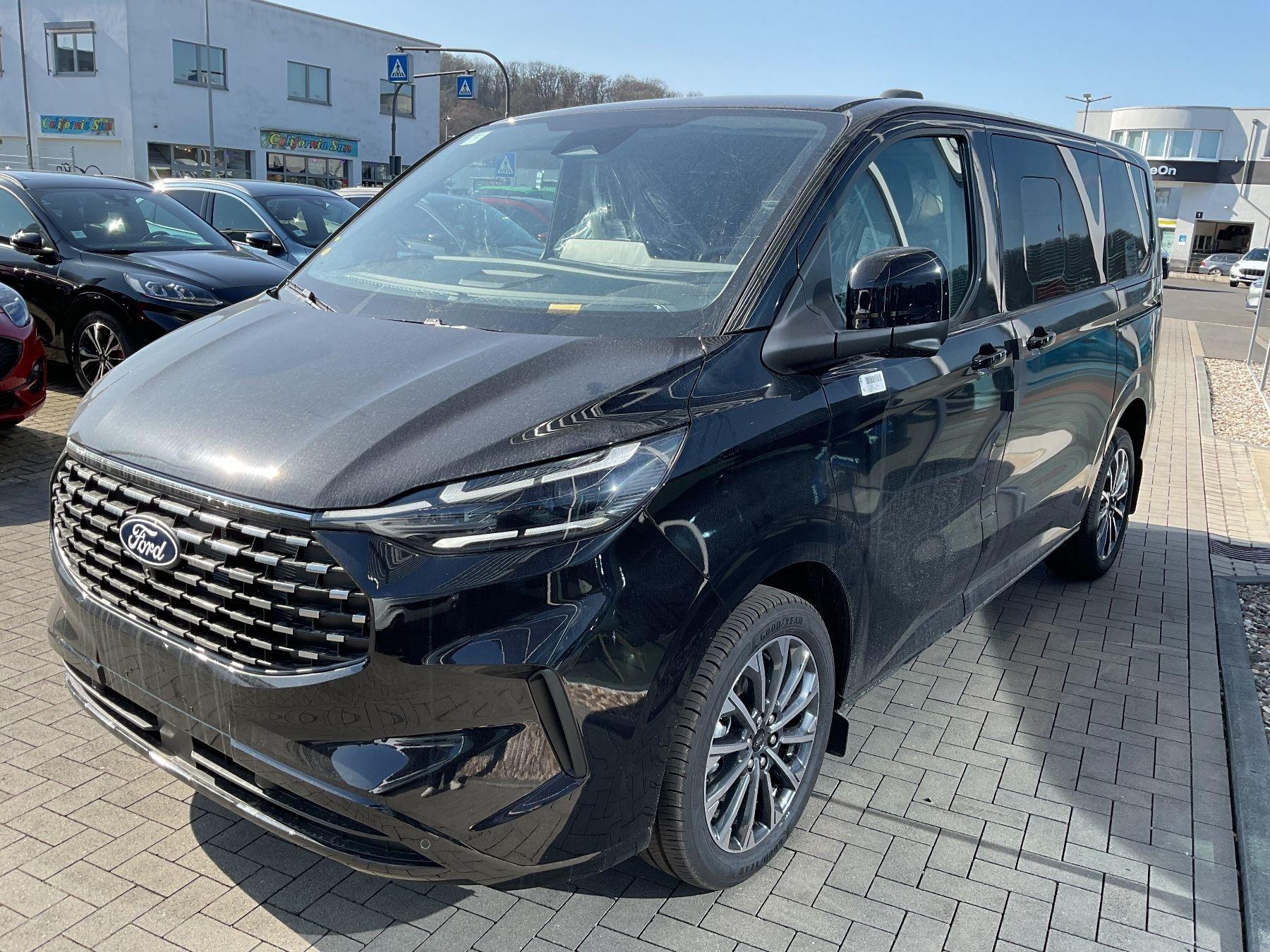 FORD Titanium X 320 L1 170PS AWD AUTOMATIK