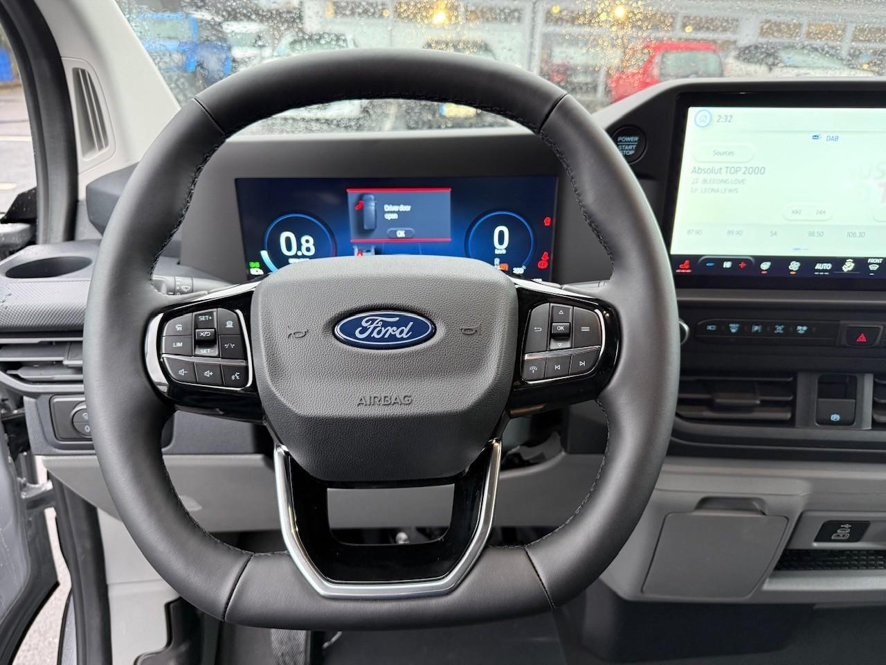 FORD TRAIL 320L1 170PS AWD Automatik Kastenwagen FORD TRAIL 320L1 170PS AWD Automatik Kastenwagen