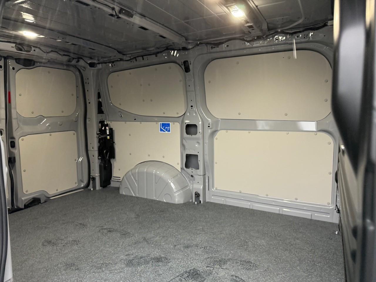 FORD TRAIL 320L1 170PS AWD Automatik Kastenwagen FORD TRAIL 320L1 170PS AWD Automatik Kastenwagen